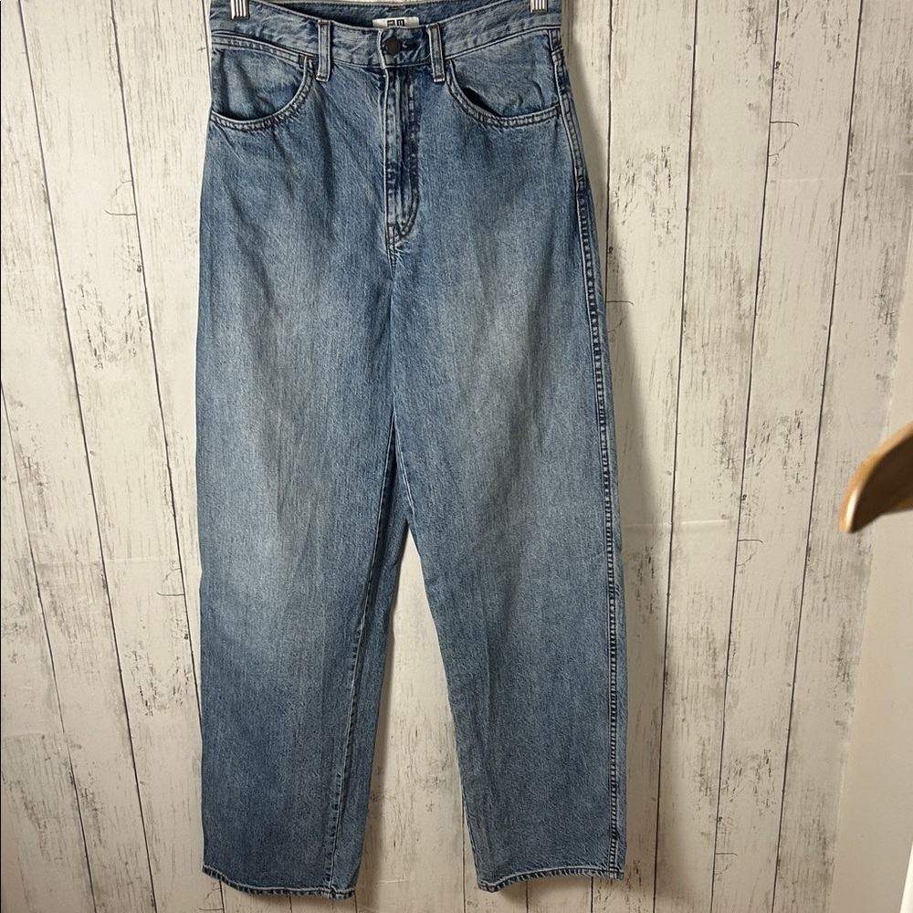 Uniqlo women size 28 X 31 Relaxed Denim Jeans - Light Blue baggy casual faded